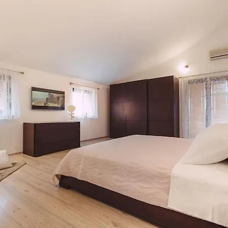 Holiday home Ines