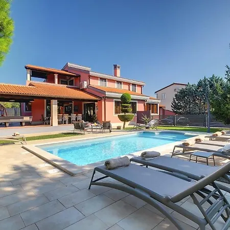 Holiday home Ines